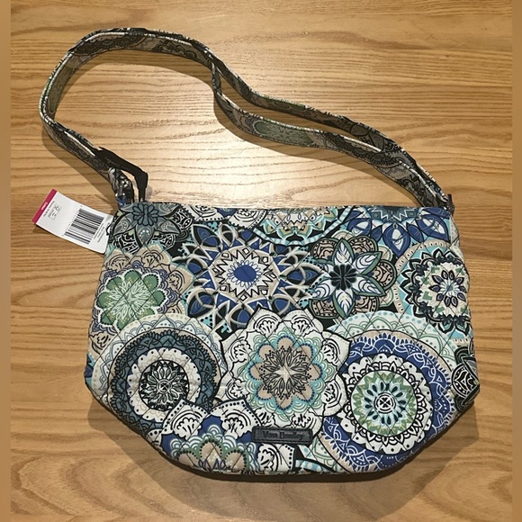 VERA BRADLEY NWT - bucket crossbody - Picture 2 of 9